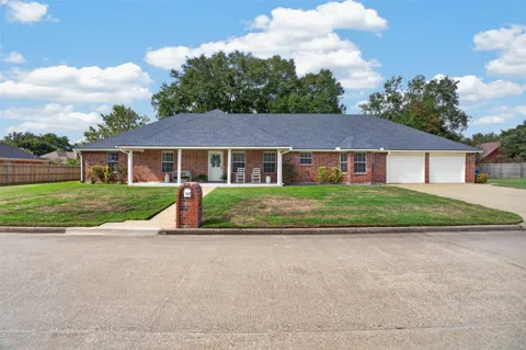1307 Mary Lee Lane