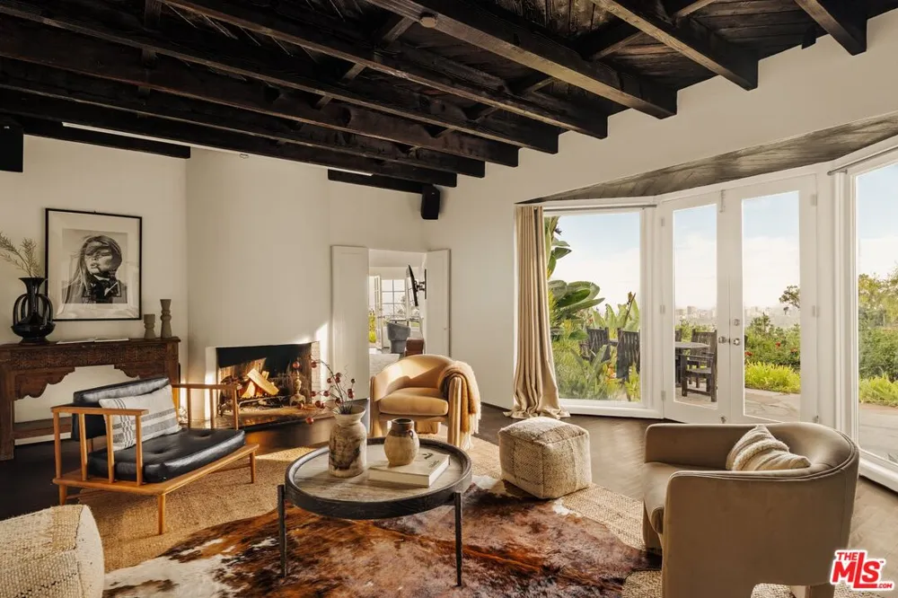 1454 Blueridge Drive Los Angeles, CA 90210