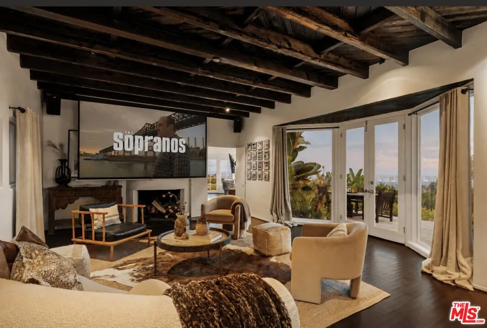 1454 Blueridge Drive Los Angeles, CA 90210