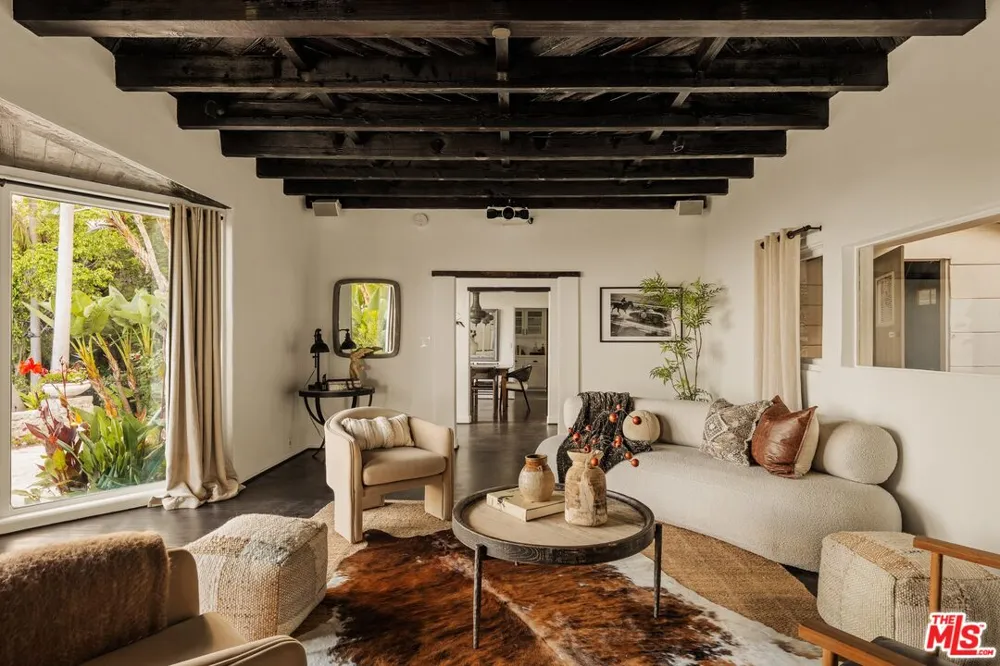 1454 Blueridge Drive Los Angeles, CA 90210