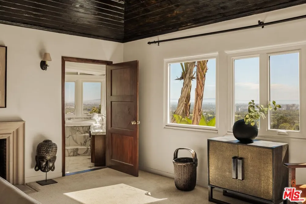 1454 Blueridge Drive Los Angeles, CA 90210