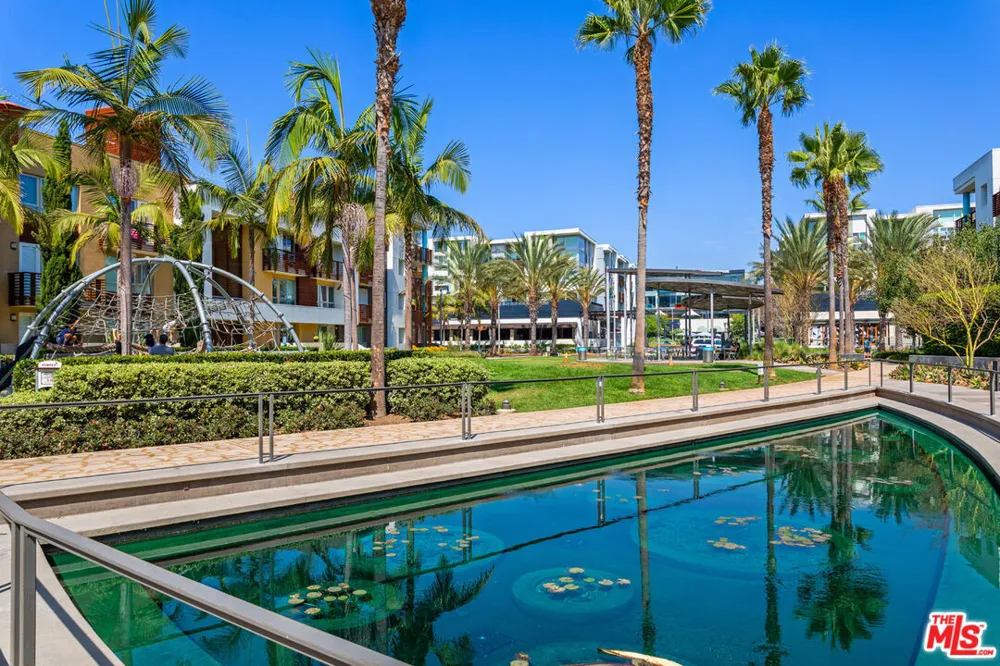 12963 Runway Road Playa Vista, CA 90094