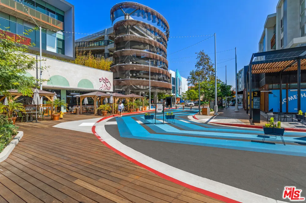 12963 Runway Road Playa Vista, CA 90094