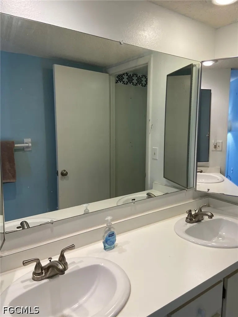 Park Shore Circle #1 Fort Myers, FL 33901