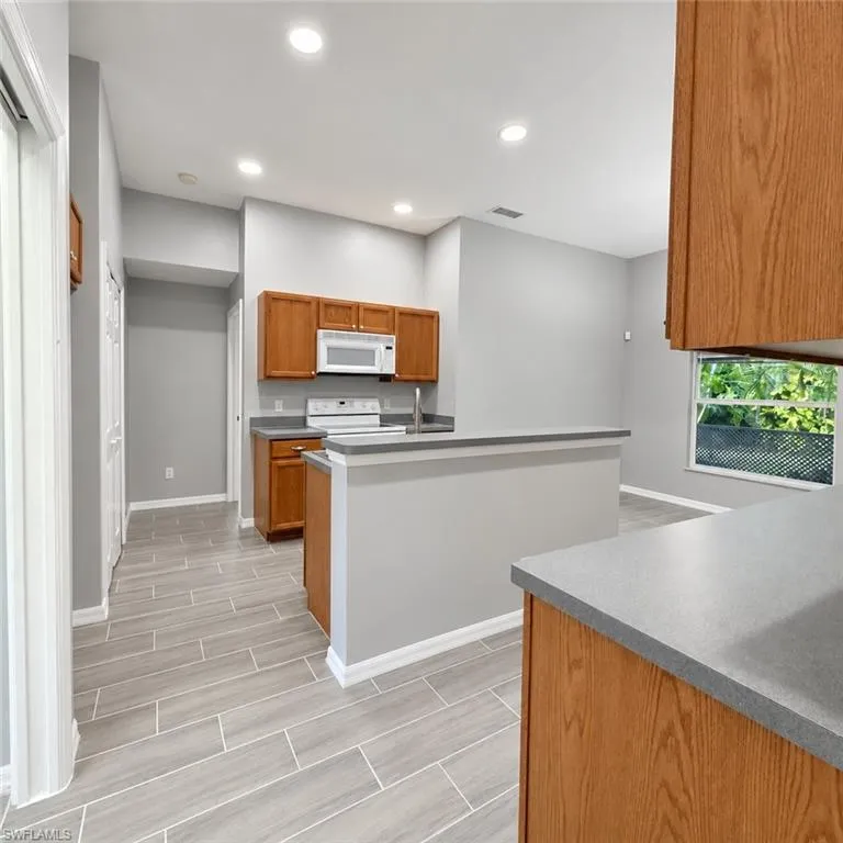 4914 SW 27th Avenue Cape Coral, FL 33914