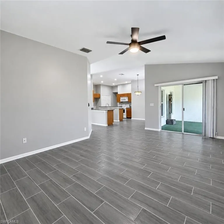 4914 SW 27th Avenue Cape Coral, FL 33914
