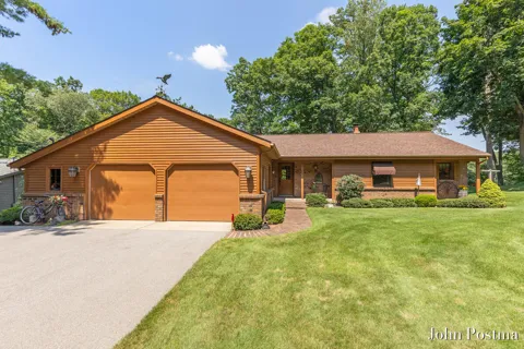7786 Thornapple Bayou Drive SE