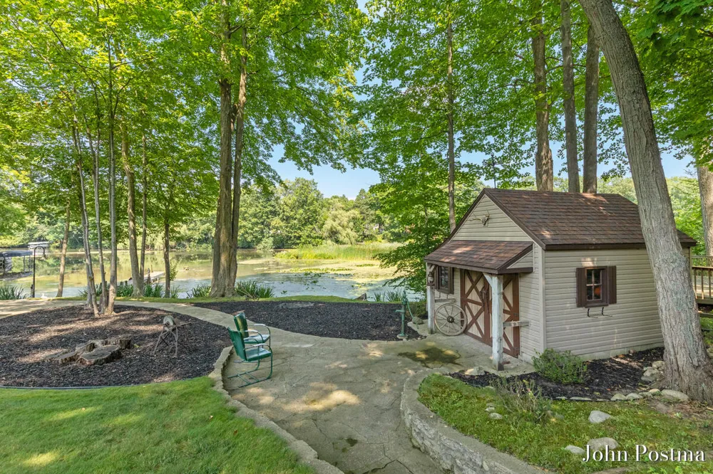 7786 Thornapple Bayou Drive SE Cascade Charter Township, MI 49512