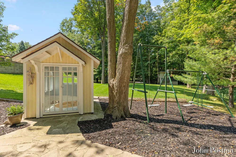 7786 Thornapple Bayou Drive SE Cascade Charter Township, MI 49512