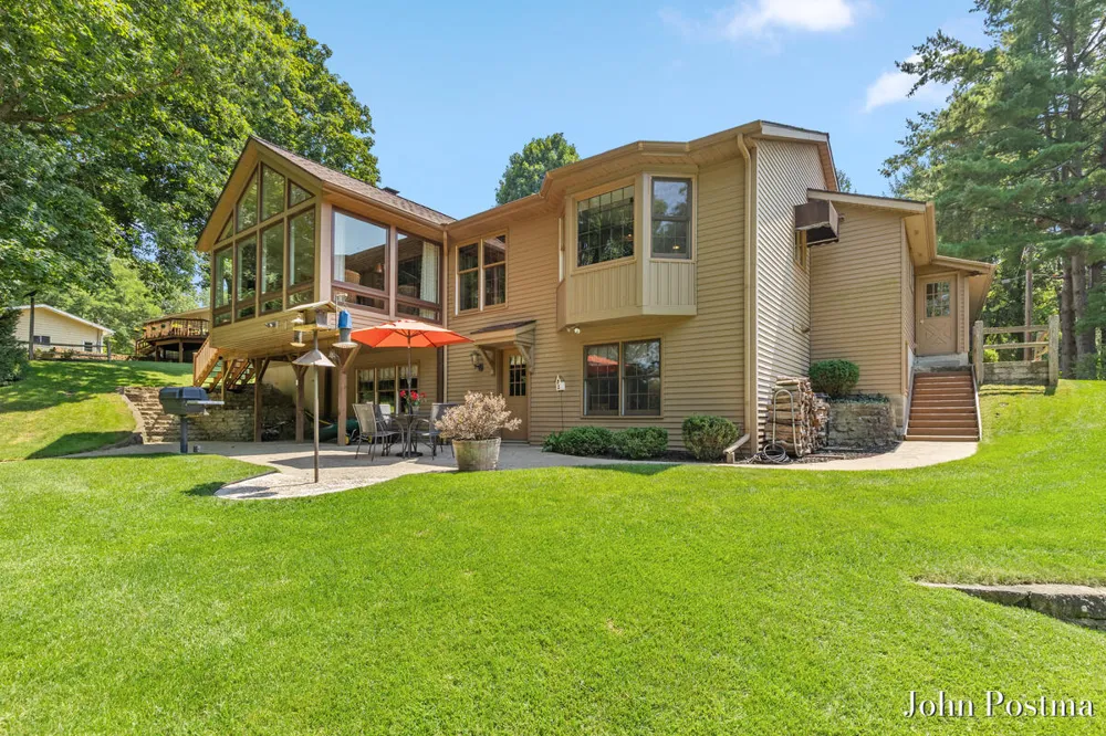 7786 Thornapple Bayou Drive SE Cascade Charter Township, MI 49512