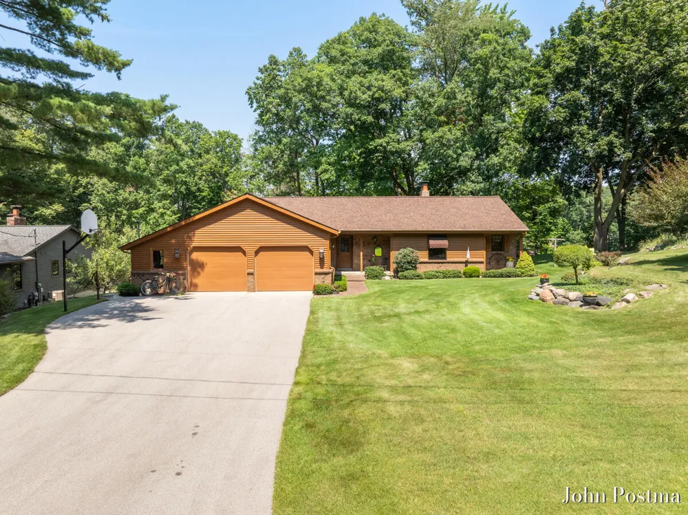 7786 Thornapple Bayou Drive SE Cascade Charter Township, MI 49512