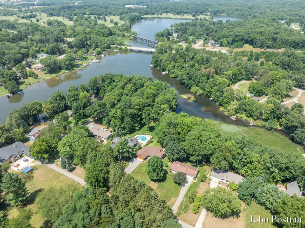 7786 Thornapple Bayou Drive SE Cascade Charter Township, MI 49512