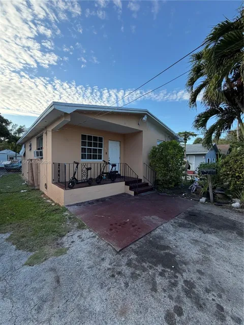 8848 NW 5th Ave