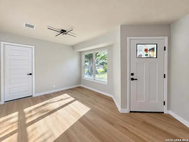 9827 Autumn Silver San Antonio, TX 78254
