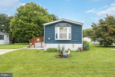 8 BRISTOL WAY #32022