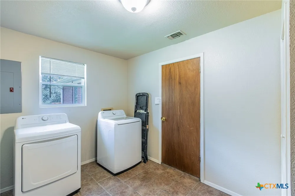 1505 Beal Street Belton, TX 76513