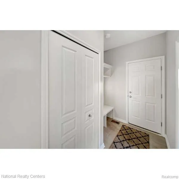 5548 Morgan Lake Drive Independence Charter Township, MI 48348