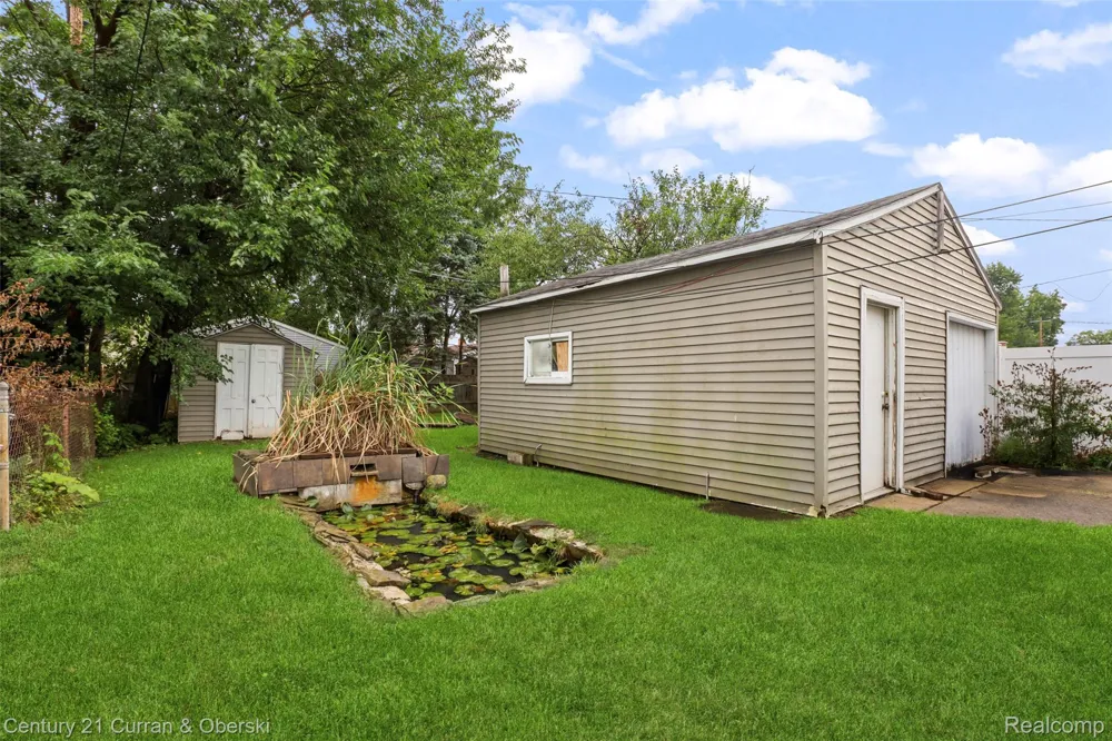 6652 Rockdale Street Dearborn Heights City, MI 48127