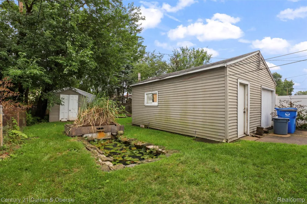 6652 Rockdale Street Dearborn Heights City, MI 48127