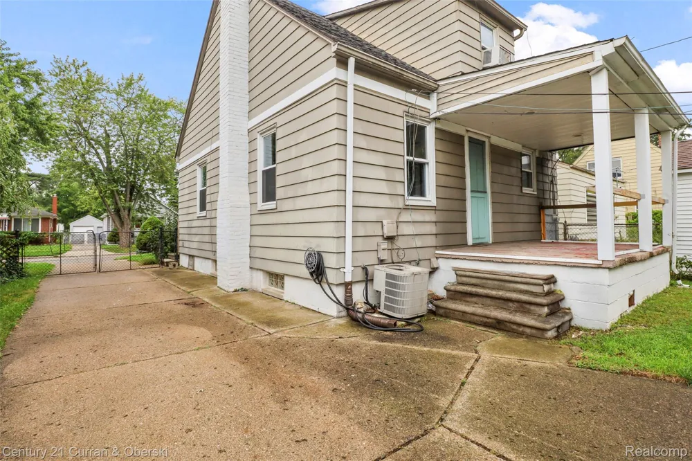 6652 Rockdale Street Dearborn Heights City, MI 48127
