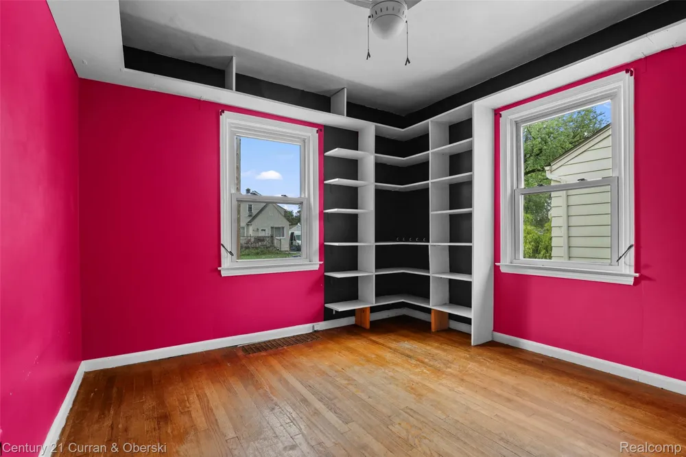 6652 Rockdale Street Dearborn Heights City, MI 48127