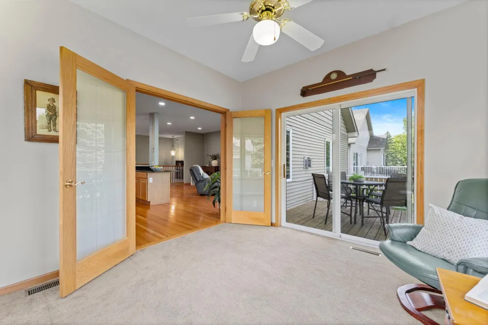 19110 Inndale Drive Lakeville, MN 55044