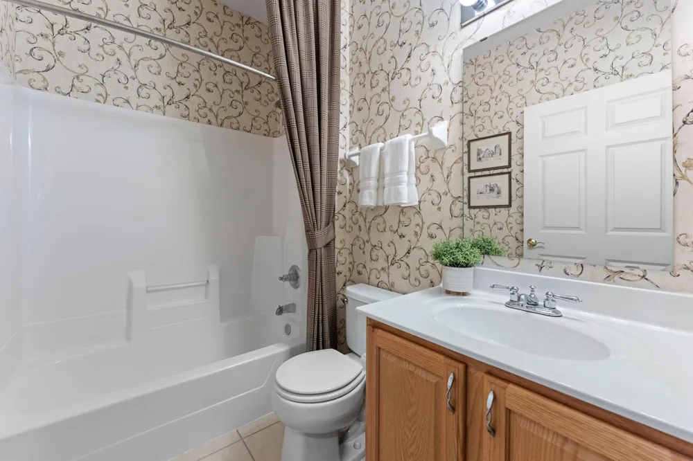 19110 Inndale Drive Lakeville, MN 55044