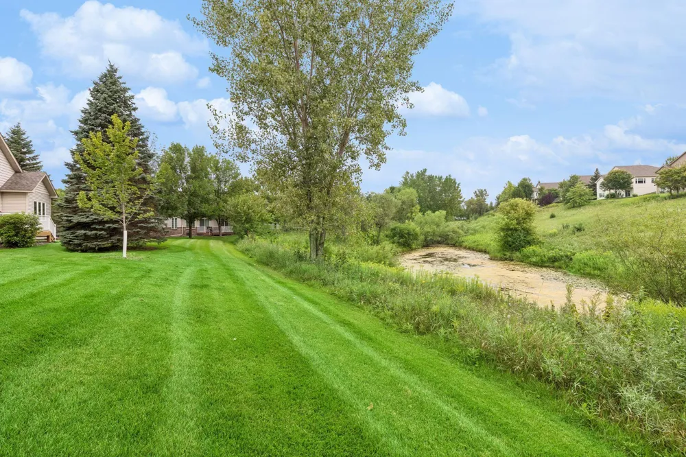 19110 Inndale Drive Lakeville, MN 55044