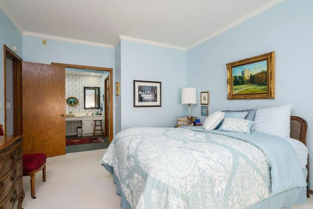 1830 Eagle Ridge Drive #1009 Mendota Heights, MN 55118