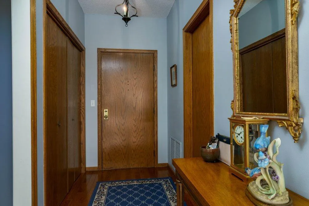 1830 Eagle Ridge Drive #1009 Mendota Heights, MN 55118