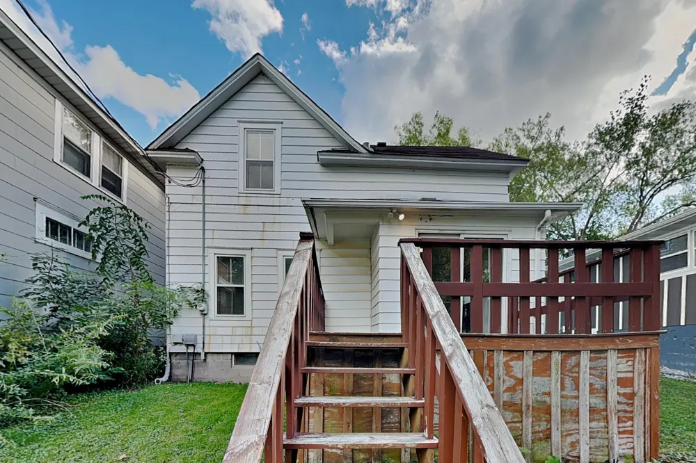 303 Curtice Street E Saint Paul, MN 55107