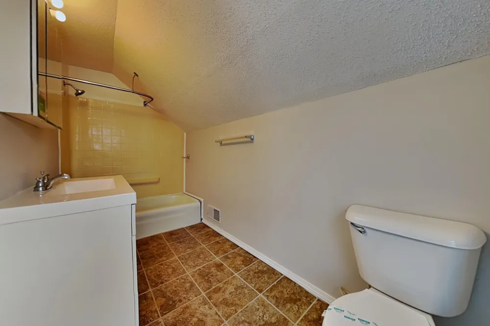303 Curtice Street E Saint Paul, MN 55107