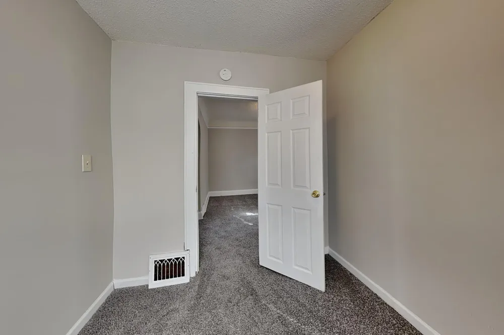 303 Curtice Street E Saint Paul, MN 55107