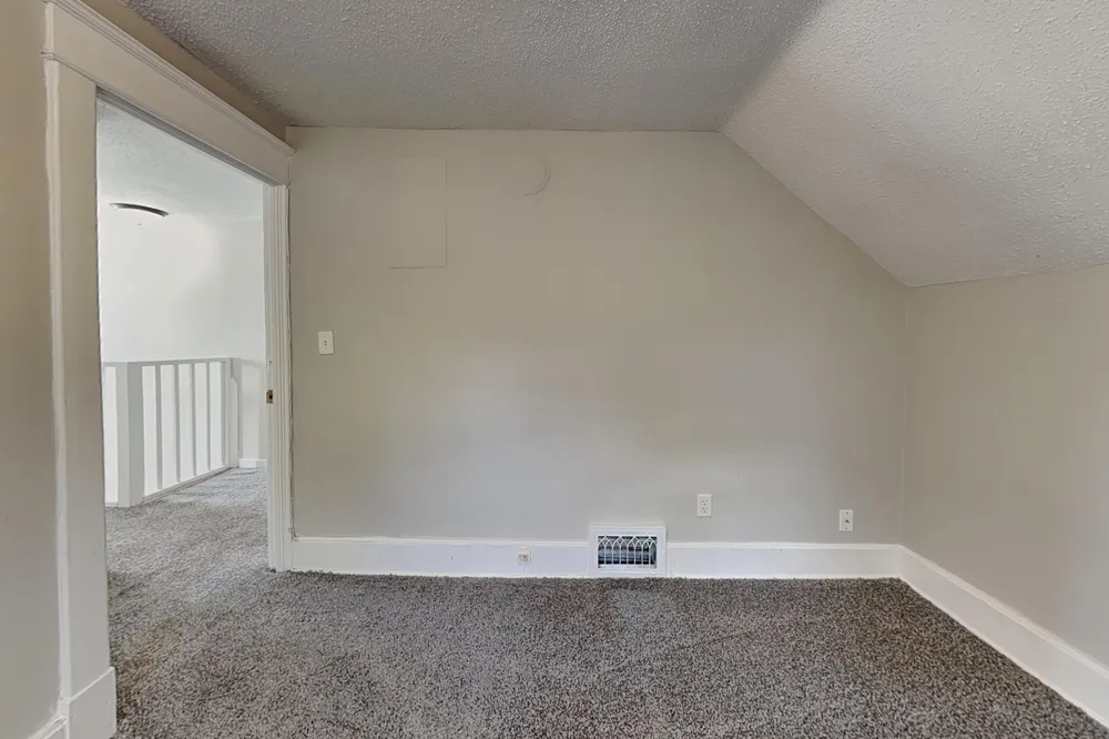 303 Curtice Street E Saint Paul, MN 55107