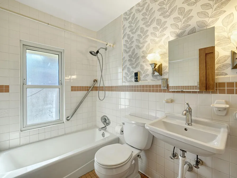2108 Niles Avenue Saint Paul, MN 55116