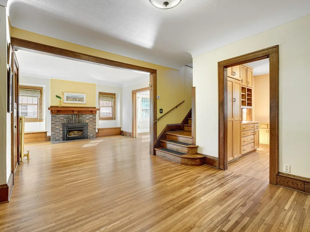 2108 Niles Avenue Saint Paul, MN 55116