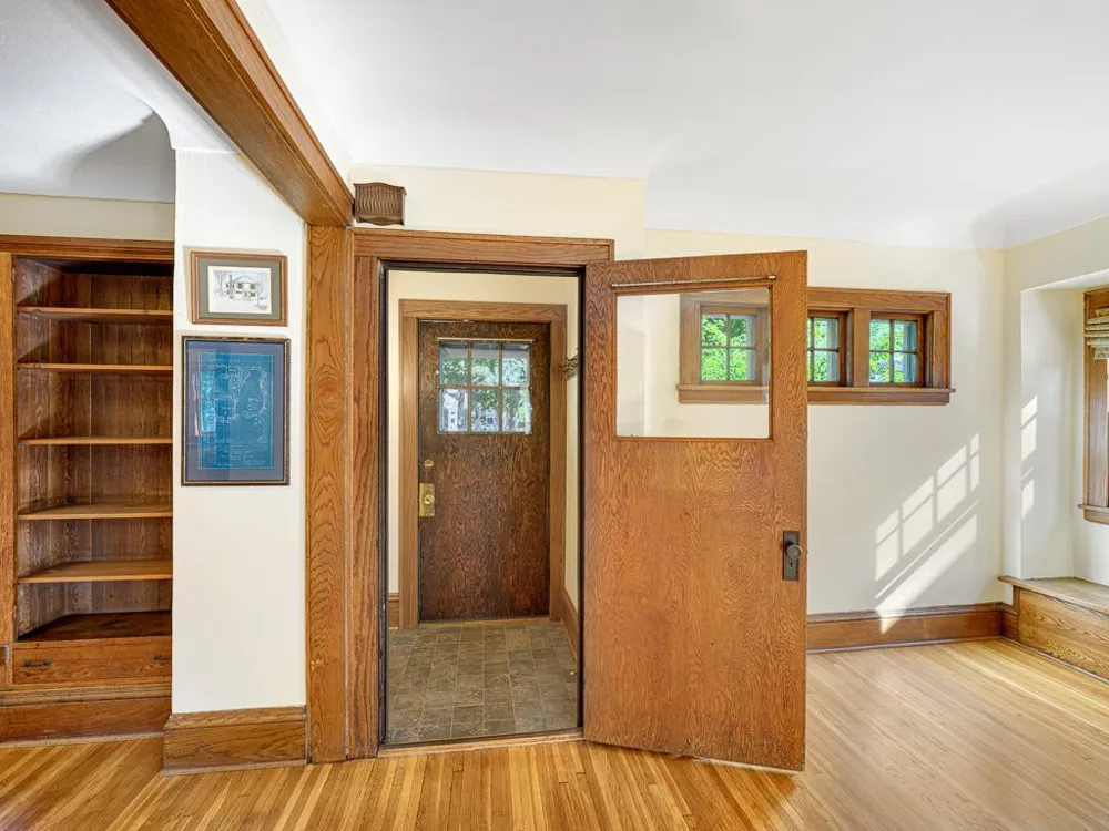 2108 Niles Avenue Saint Paul, MN 55116