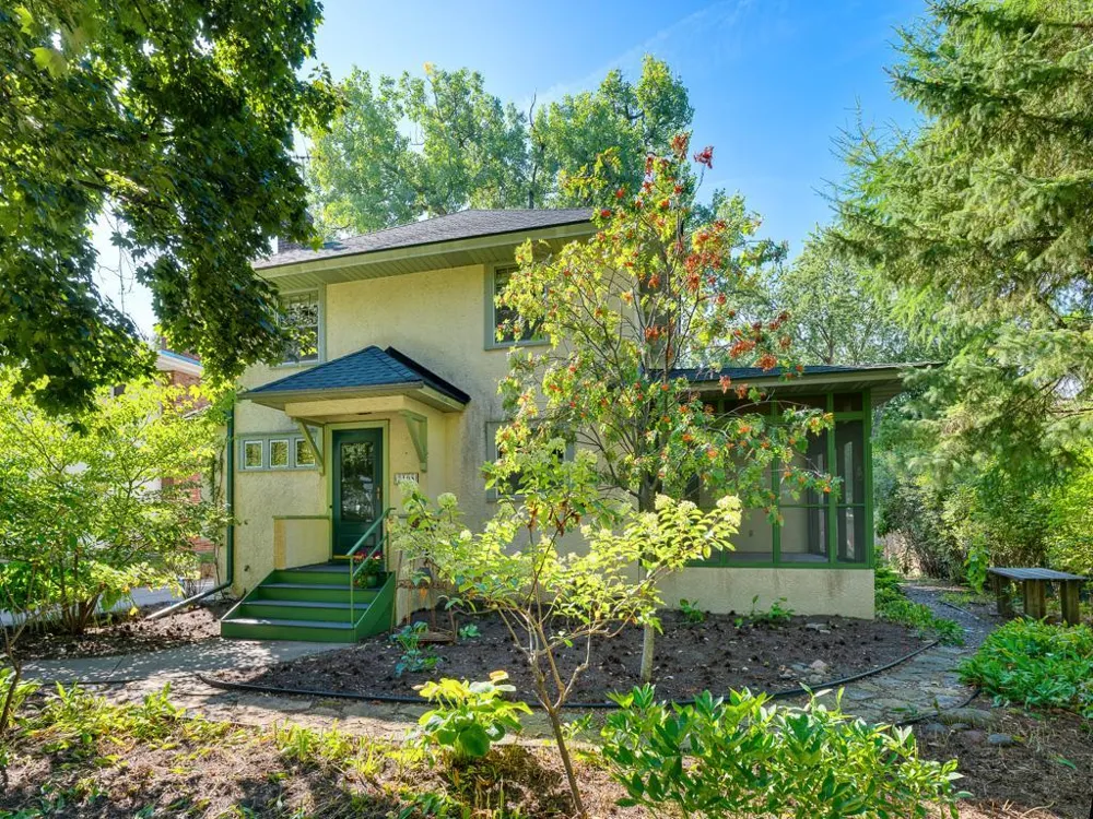 2108 Niles Avenue Saint Paul, MN 55116