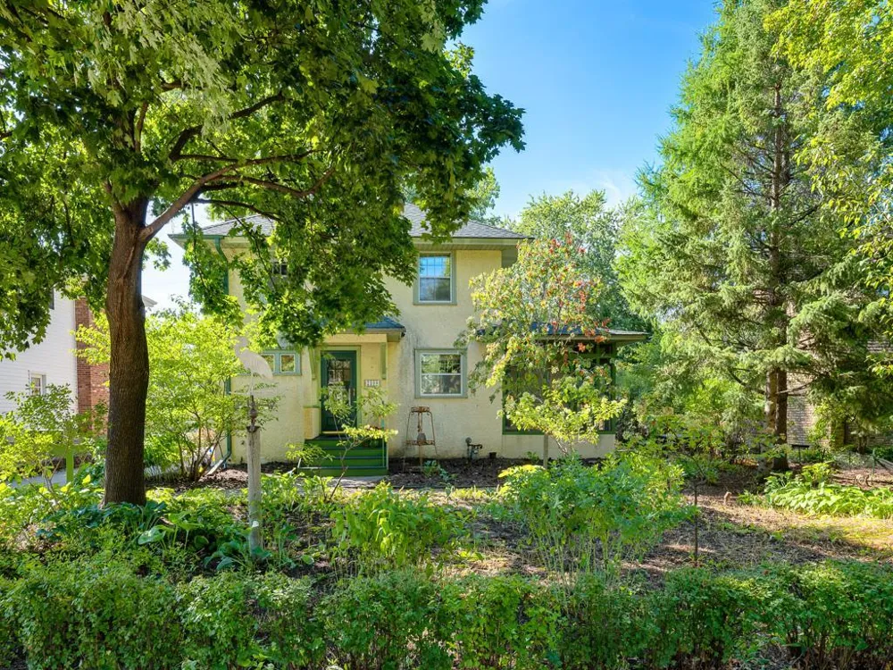 2108 Niles Avenue Saint Paul, MN 55116