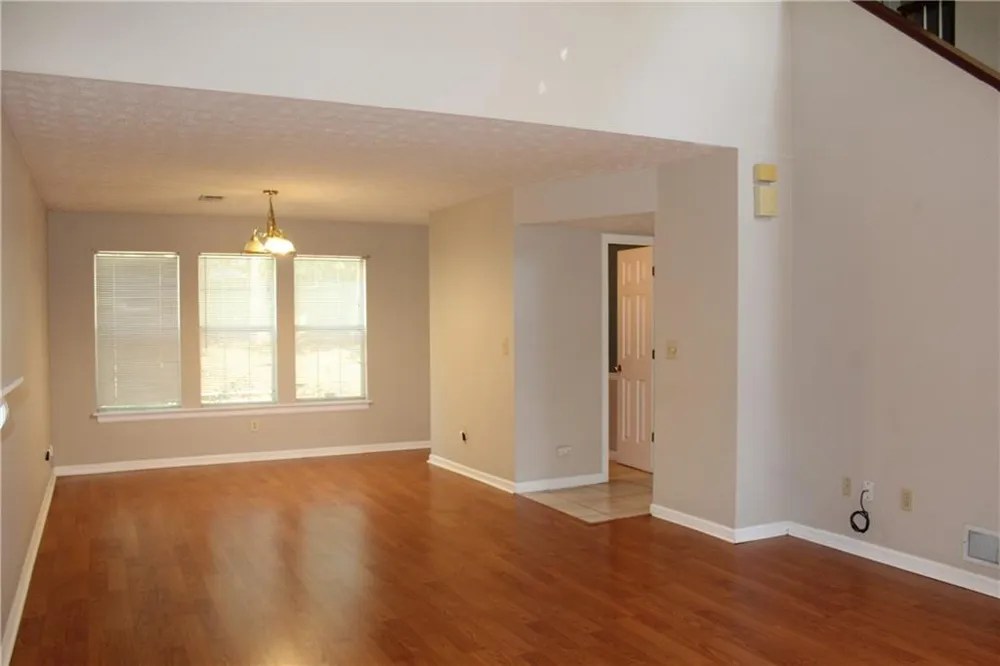 1436 Glynview Circle Lawrenceville, GA 30043