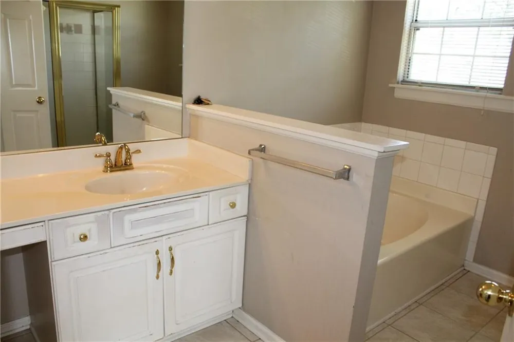 1436 Glynview Circle Lawrenceville, GA 30043