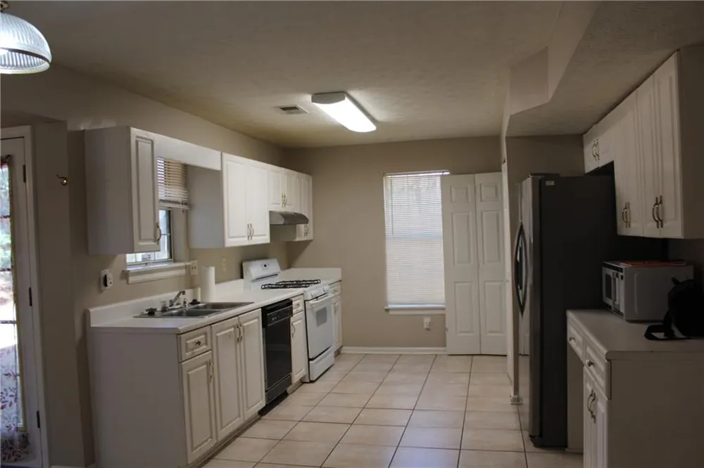 1436 Glynview Circle Lawrenceville, GA 30043