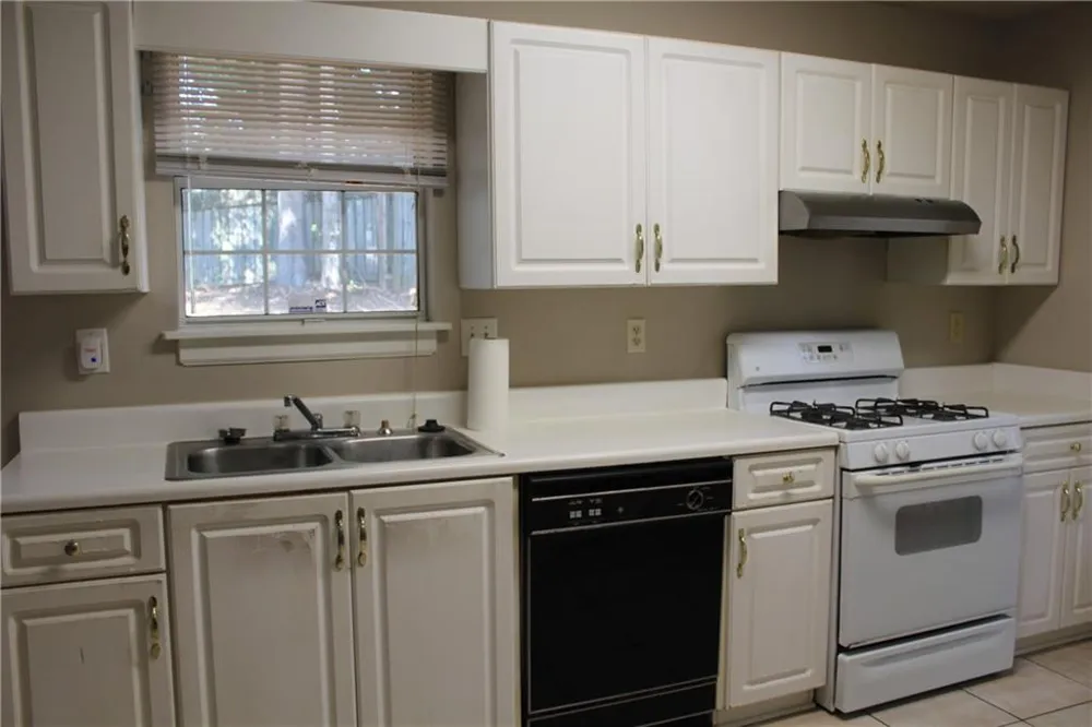 1436 Glynview Circle Lawrenceville, GA 30043