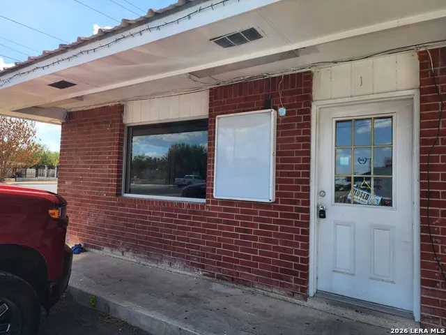 2847 El Indio Hwy STE.#1 Eagle Pass, TX 78852