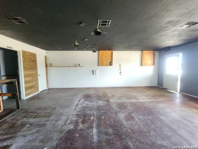 2847 El Indio Hwy STE.#1 Eagle Pass, TX 78852
