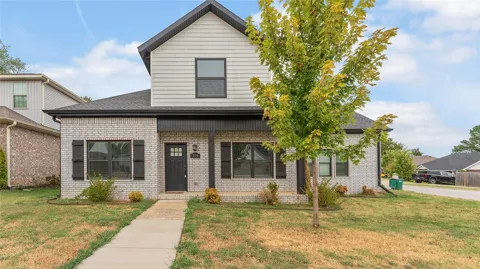 334 W Kinniburgh Drive