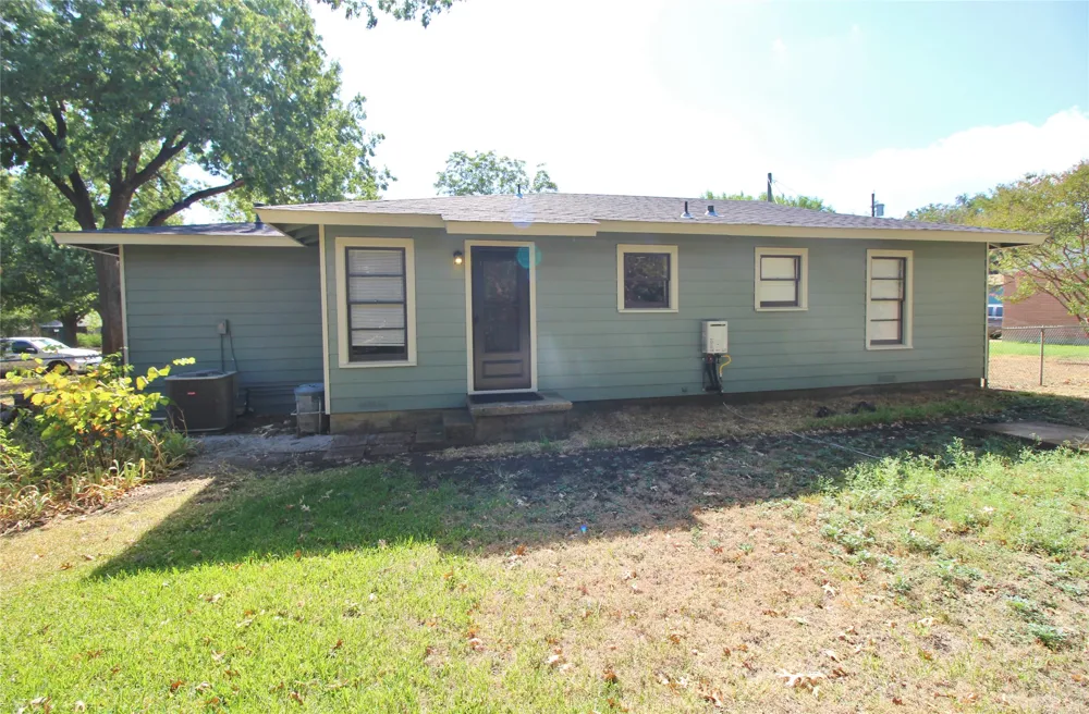 104 Savannah Street Waxahachie, TX 75165