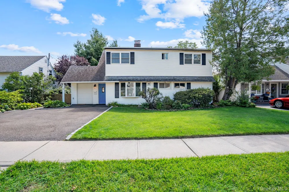 48 Grey Lane Levittown, NY 11756