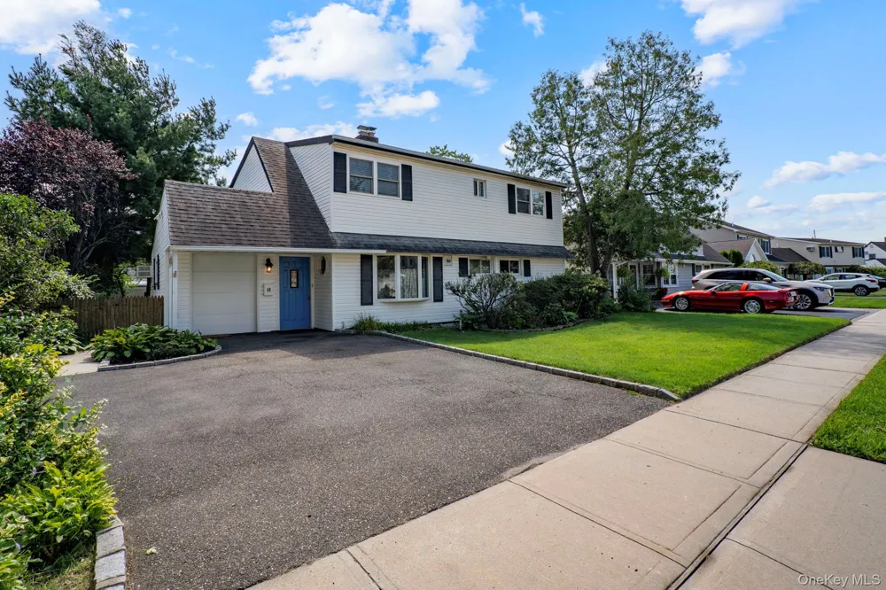 48 Grey Lane Levittown, NY 11756