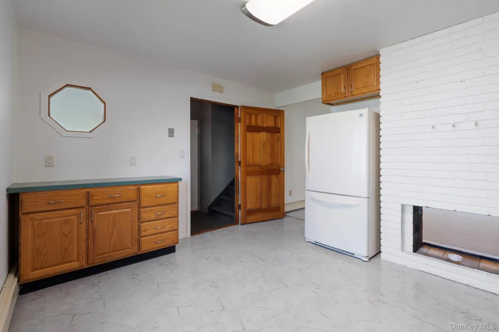 48 Grey Lane Levittown, NY 11756
